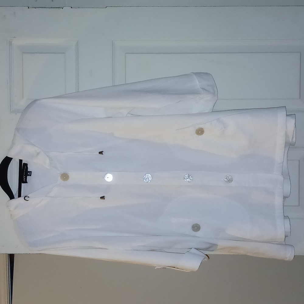 WOMEN'S  WHITE BLAZER.